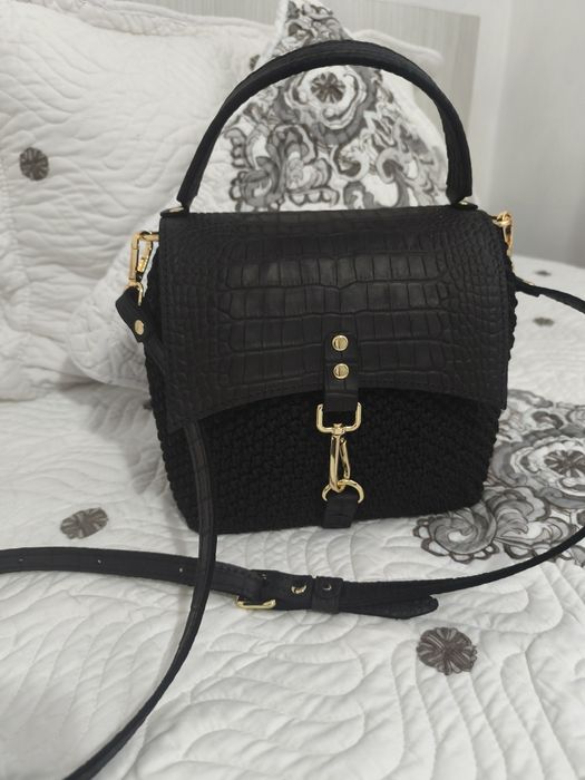 Genți croșetate in combinație de piele naturala