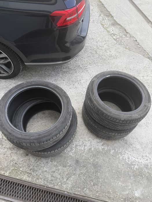 Лятни гуми  235/45/18 Uniroyal RainSport 5