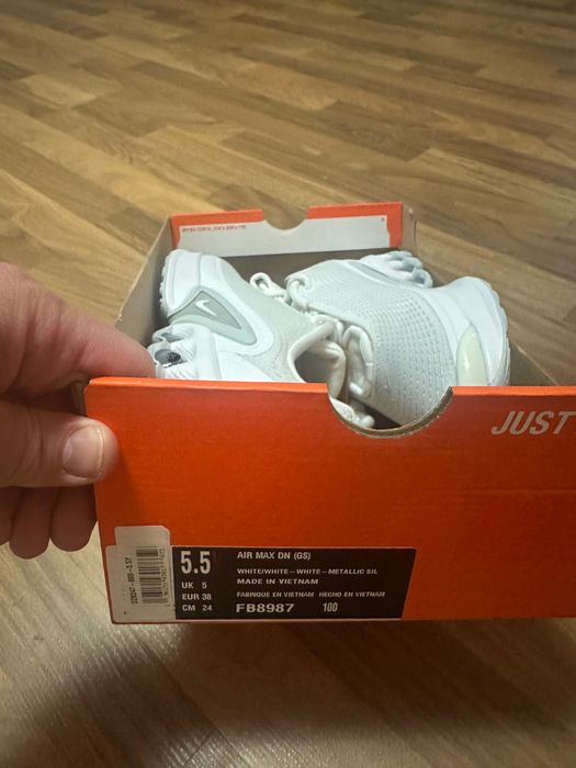 Дамски снейкъри Nike Air Max DN