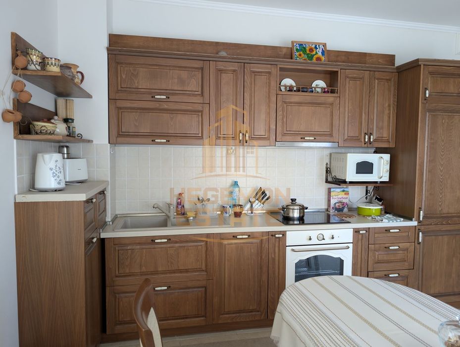 Къща в Варна, област-м-т Манастирски рид площ 865 цена 585000