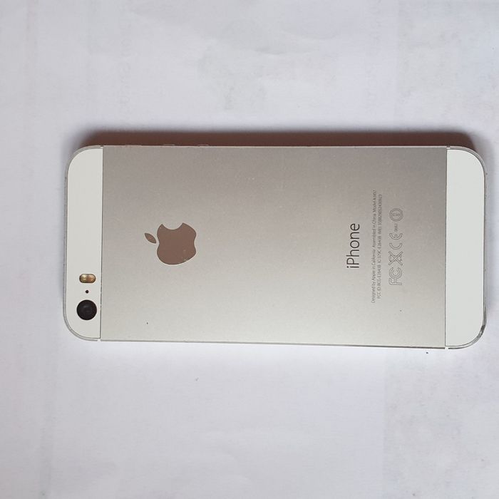 Iphone 5s perfect functional fara cont icloud si liber de retea.