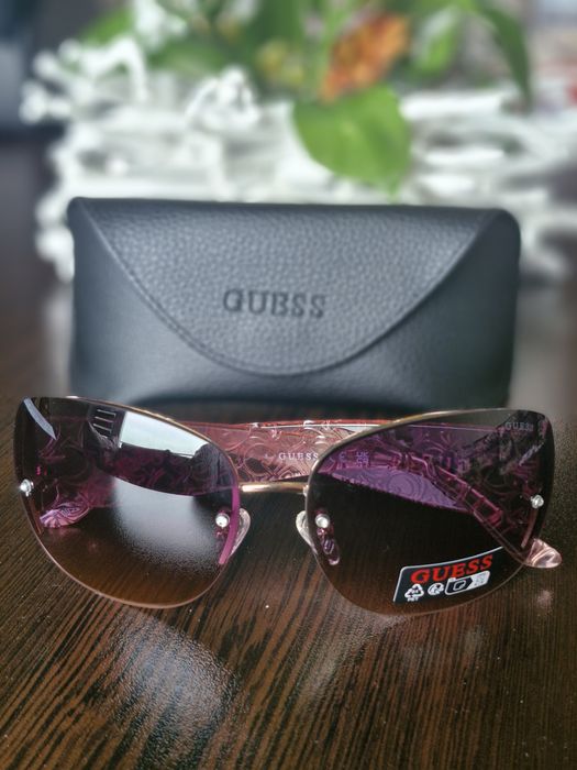Дамски слънчеви очила Guess с калъф- нови внос СА