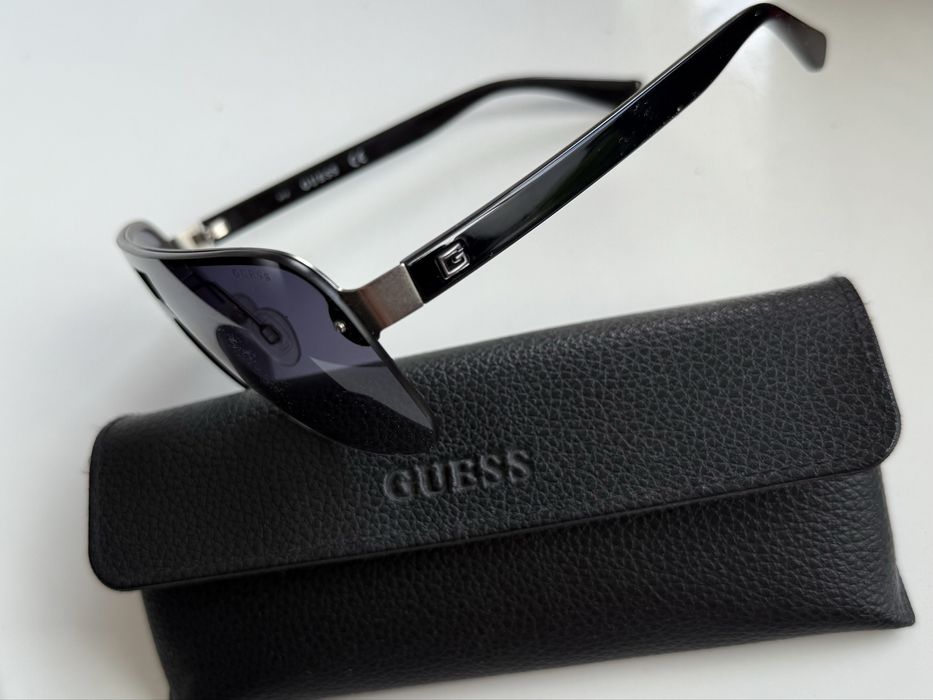 Оригинални мъжки слънчеви очила Guess