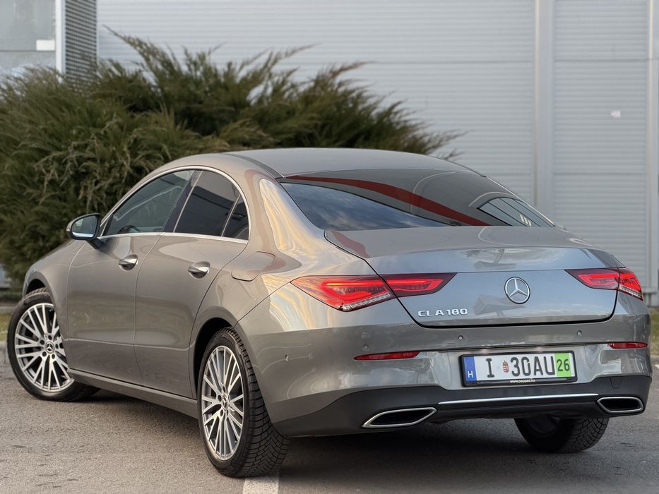 Mercedes-Benz~CLA 180~Burmester~Lumini Ambientale~Lane Assist~2020