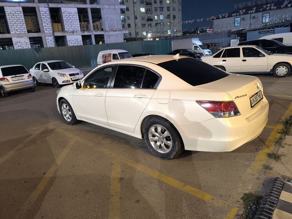 Автомобиль Хонда Аккорд