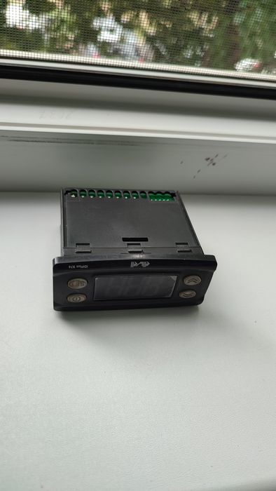 Продам контроллер холодильной установки