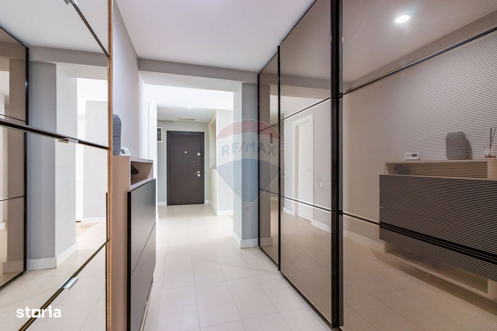 Apartament cu 4 camere de vanzare in Cosmopolis, parcare, terasa 50 mp