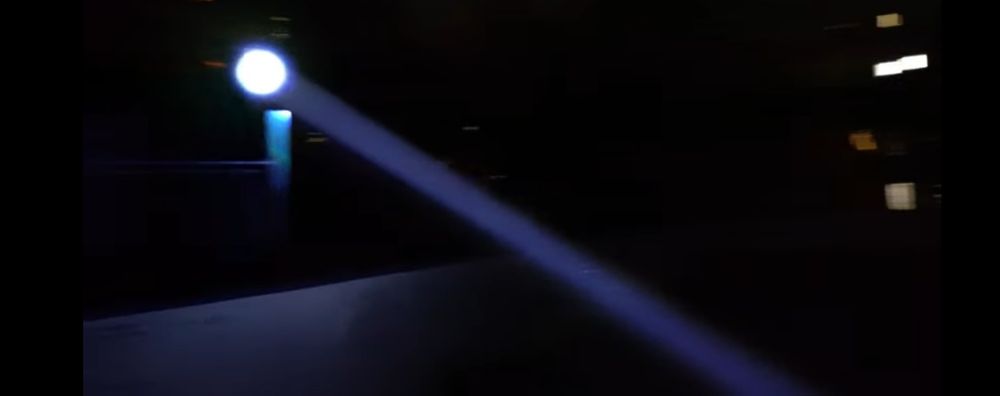 Супер мощный  фонарь