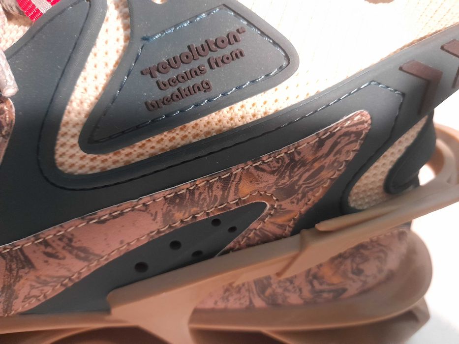 Маратонки Revolution