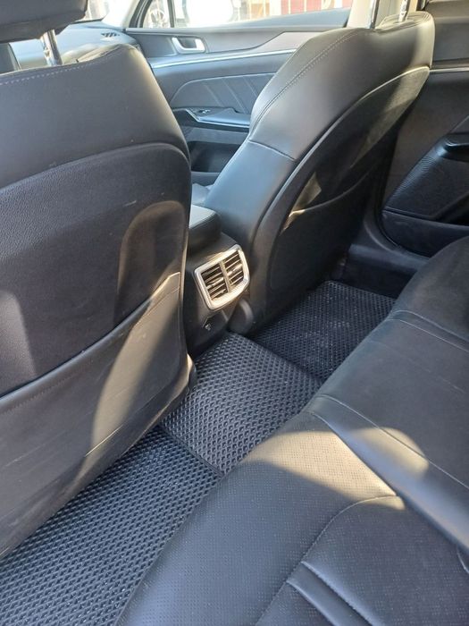 KIA K5 сотилади.