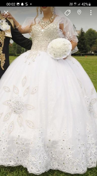 Vând rochiță de mireasa