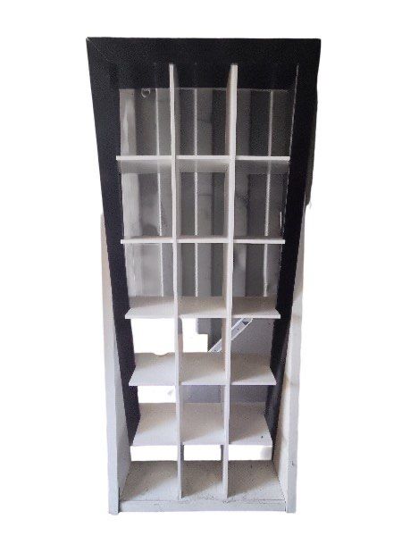 Продается шкаф для салоны красоты