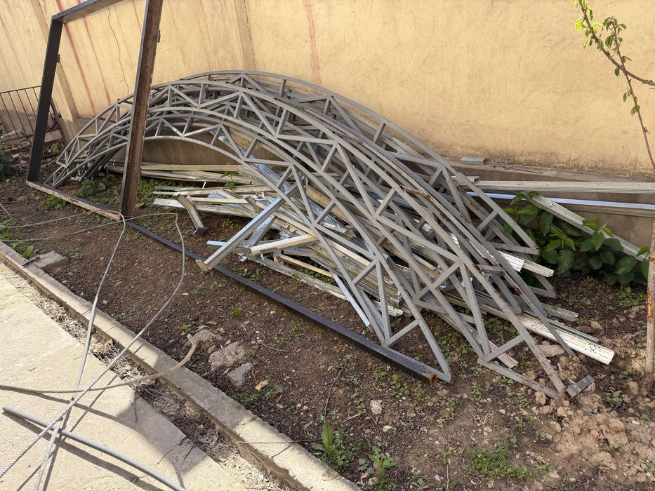 Навес фермы. Машина