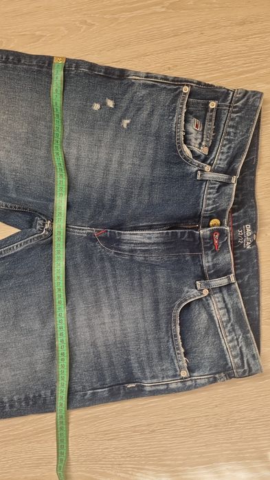 Джинсы Tommy Jeans