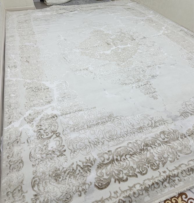 Кілем сатылады 3/4 новый ұсталмаған