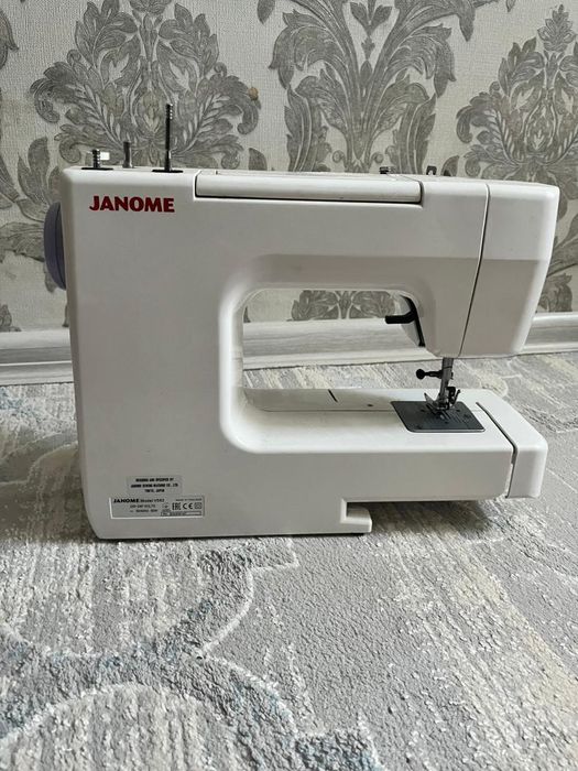 Швейная машинка JANOME VS52