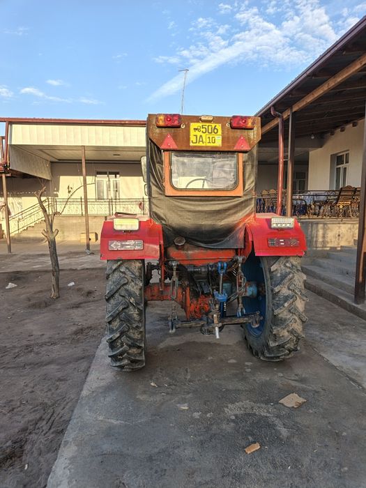 Traktor 28 sotiladi holati ideal darajada