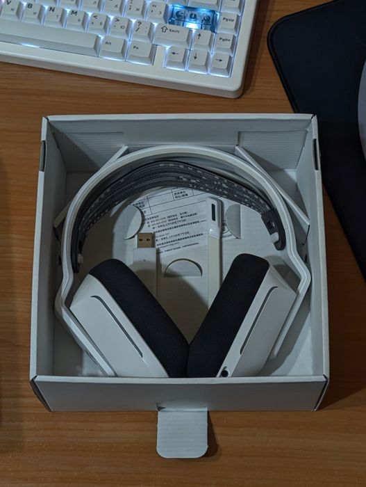 Игровые наушники logitech g733