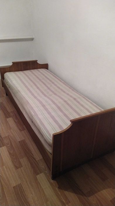 Продам кровати 4 шт с матрасом