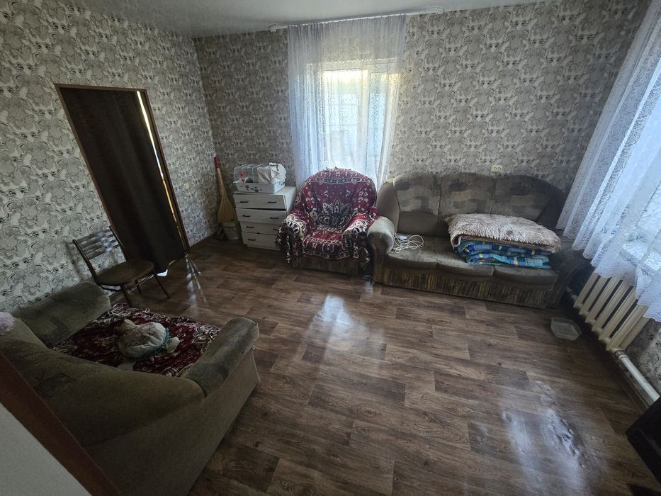Отдам диван и кресло
