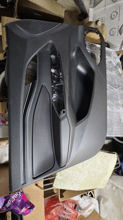 Продам передние обшивки Лада Веста