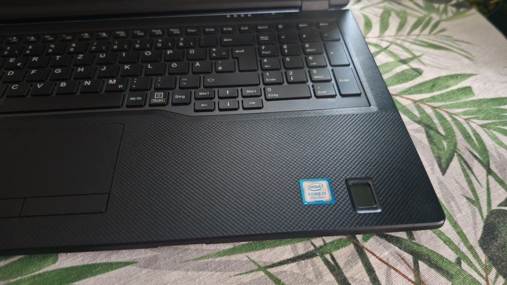 Laptop Fujitsu i7 8gen 16GB RAM SSD