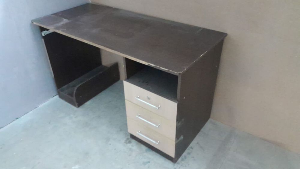 Стол письменный 3000 тыс