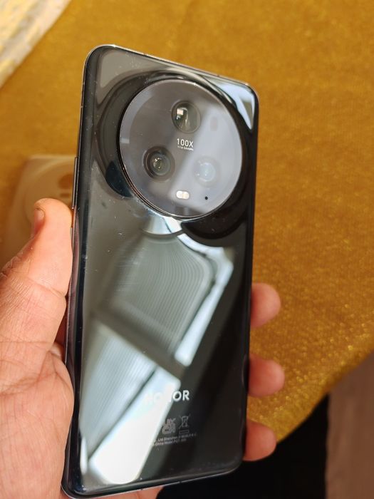 Honor magic 5 pro/12-512/.