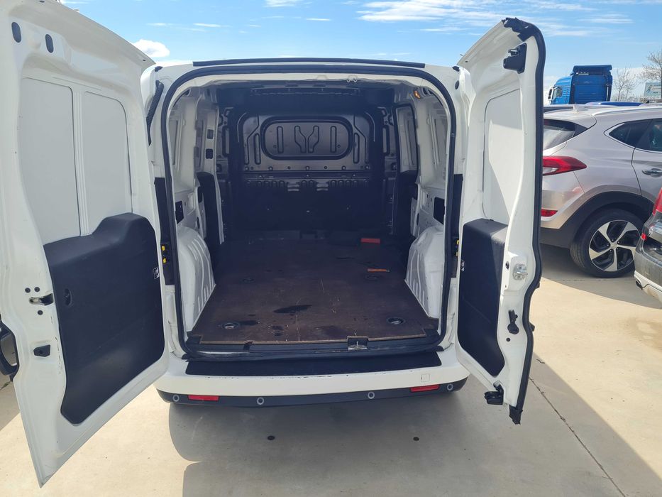 OPEL COMBO MAXI 1,3 cdti 95c.p an 2018 181 km cash sau rate fixe