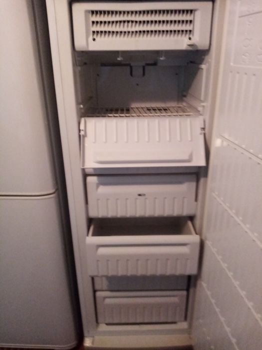 Продам морозильную камеру Индезит или поменяю на телевизор.