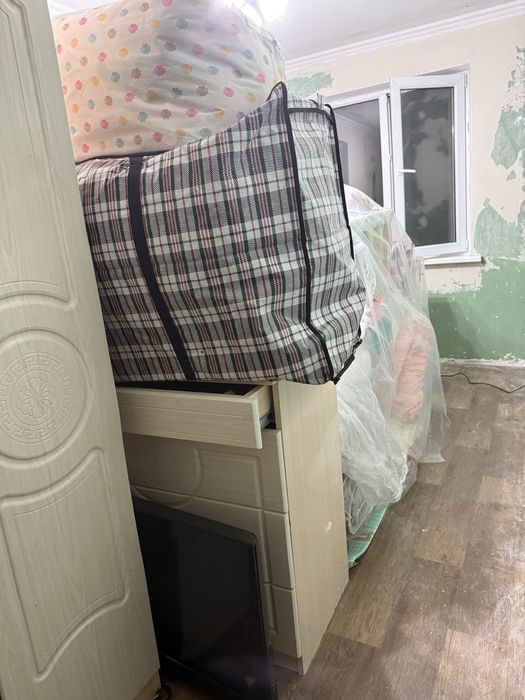 Шкаф, 2 тумбы и комод