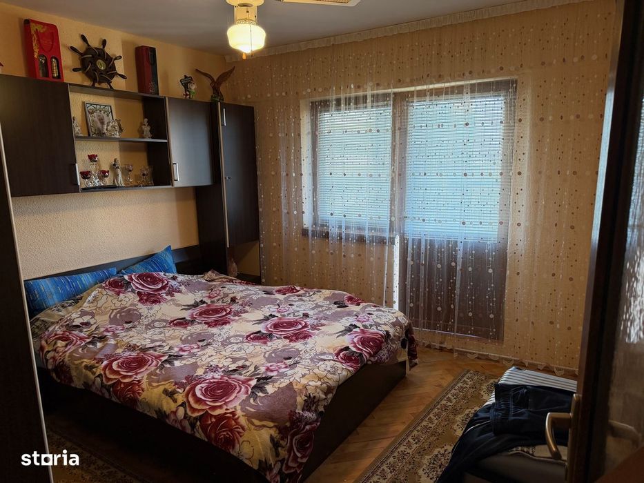 Apartament  cu 2camere,decomandate,Zona Carpati 2