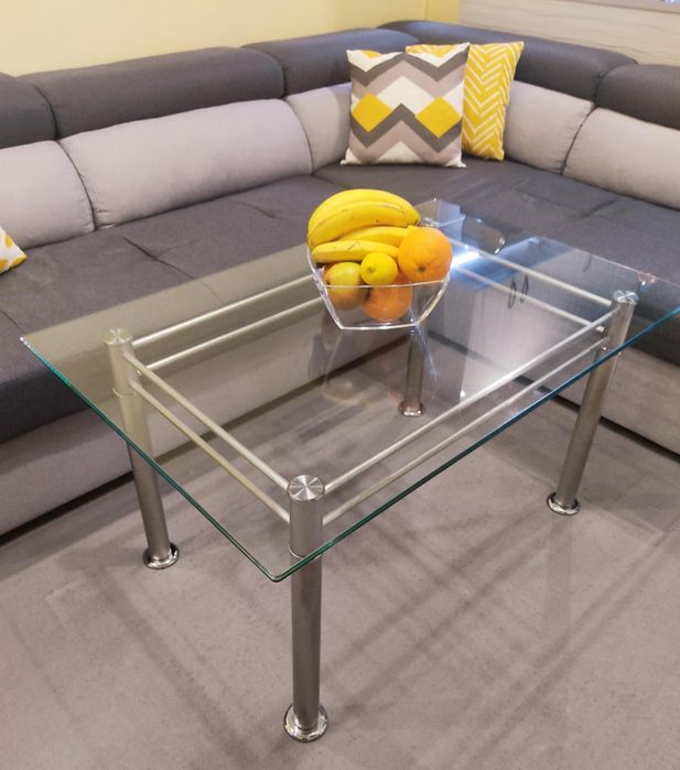 Маса и табуретки