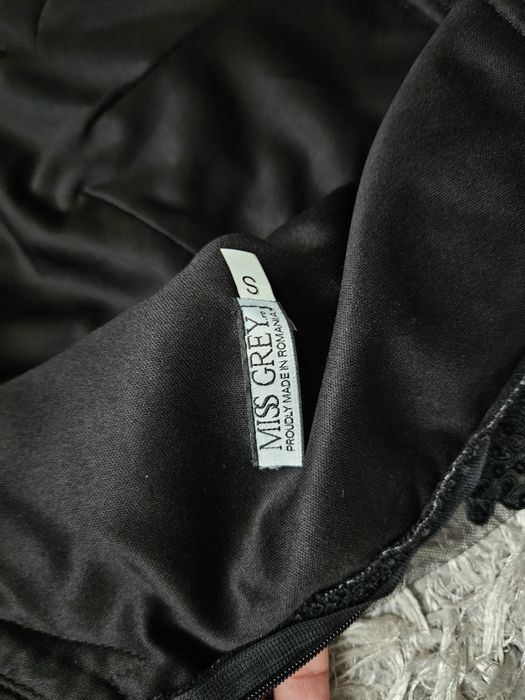 Rochie neagra,  deosebita