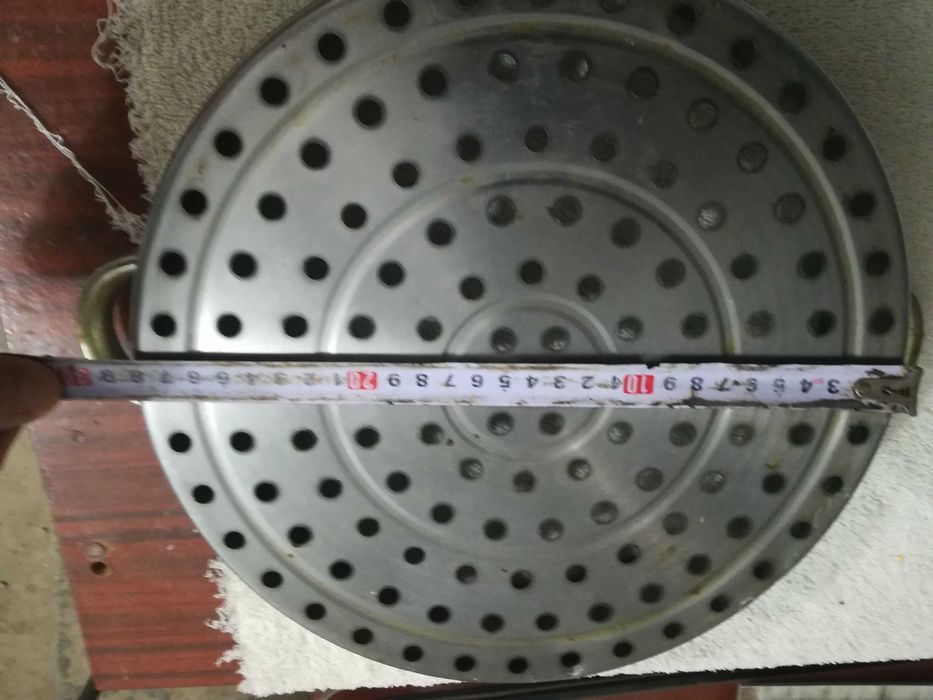 Чайники разных объёмов, посуда