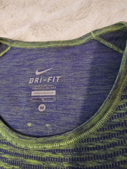 Дамска тениска на Найк