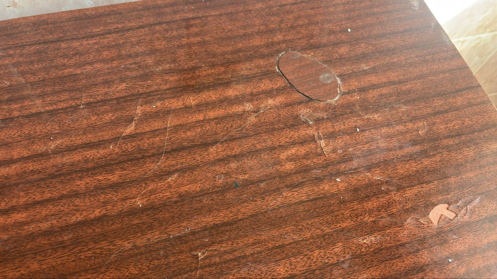 Продам стол                    .