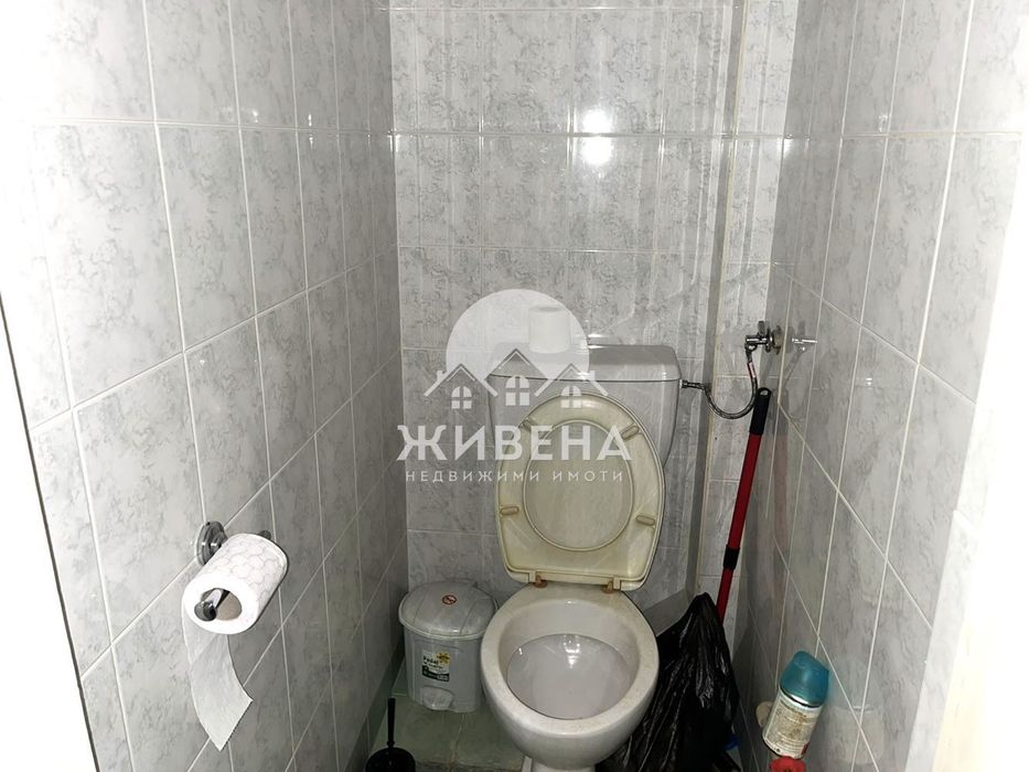 Продава офис до Червен площад, площ 136 кв.м