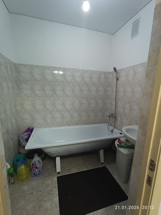 Продаётся 2 ком квартира район самал