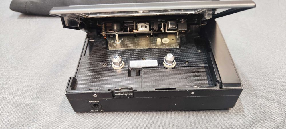 Продавам уокмен Sony WM-D3