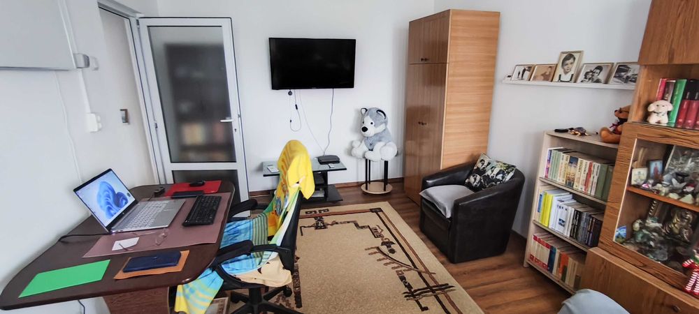 Persoana fizica, vand apartament doua camere Piatra Neamt