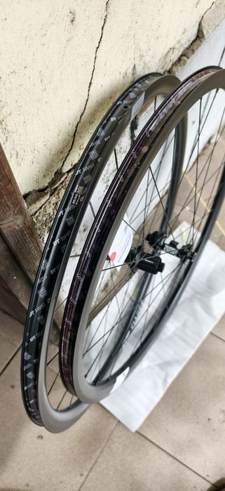 НОВИ DT Swiss А1800 Spline Center Lock 30 мм 28цола 12х100/12х142 Shimano HG