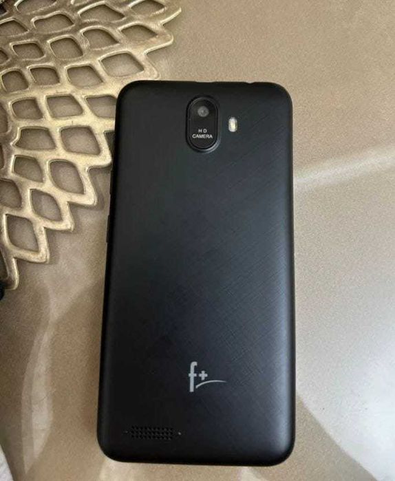 Смартфон Fly на 2 сим-краты