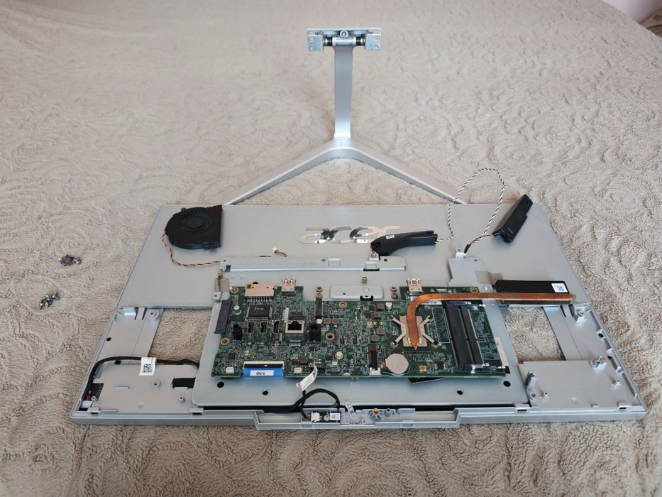 Продам моноблок на запчасти