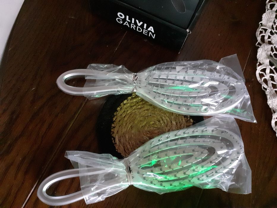 Perie exceptională de descâlcit părul Olivia Garden