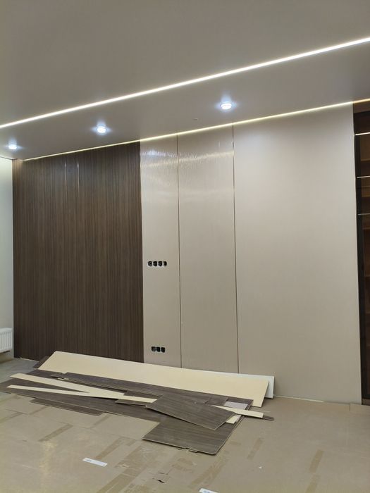 Натяжные потолки и бамбуковые панели