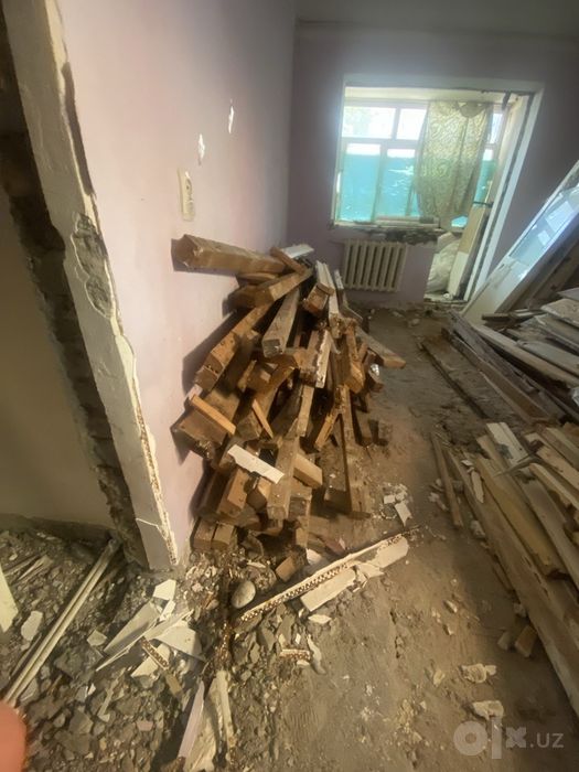 Половые доски и лаги + дверь в придачу