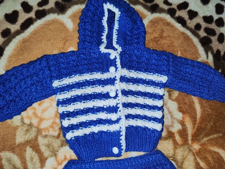 Костюм вязаный на малыша