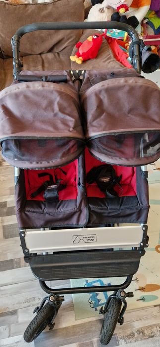 Количка за близнаци/ породени Mountain buggy duet