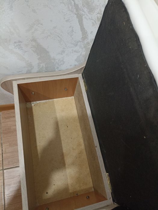 Продам Кухонный стол с